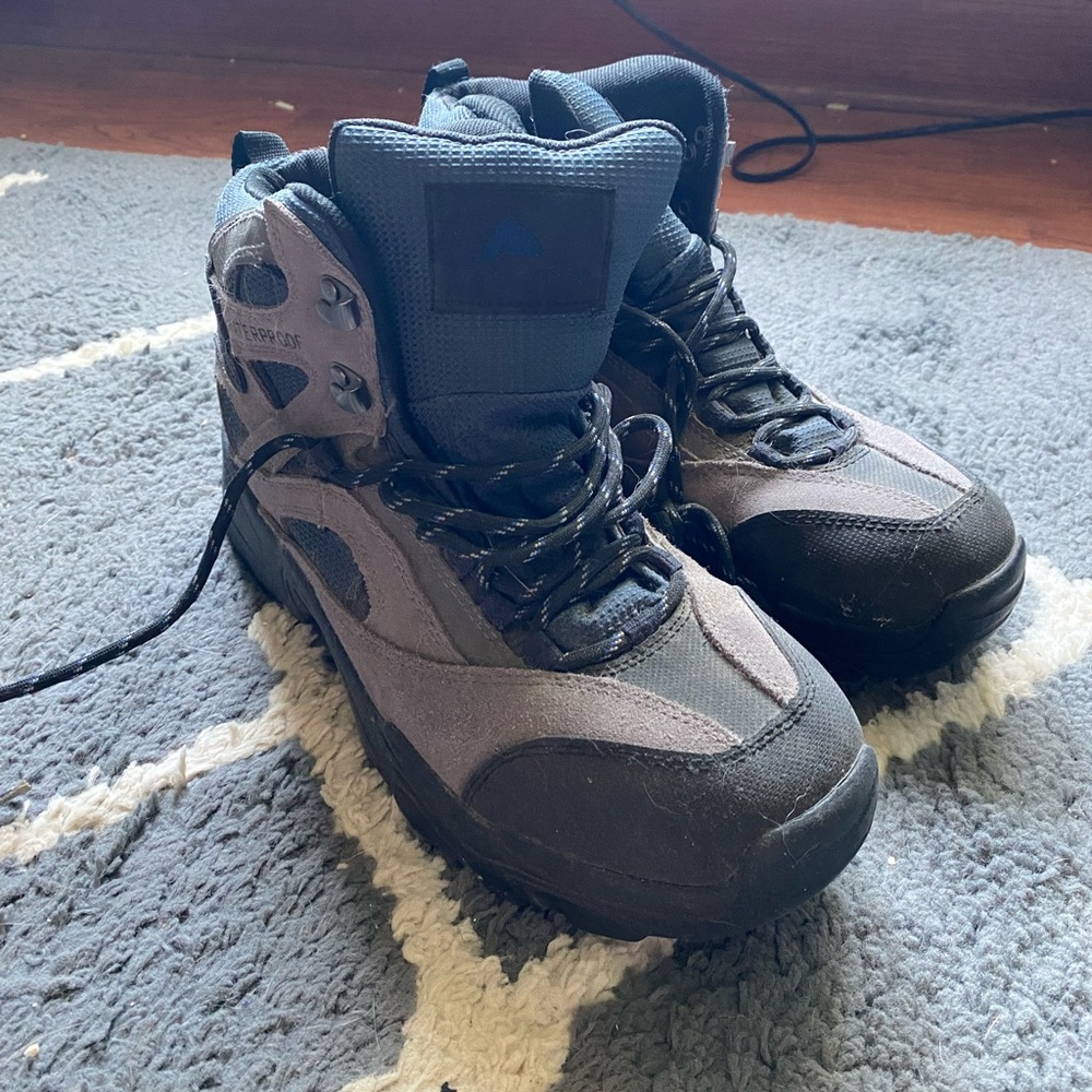 Ozark Trail Peyton Hiking Boots